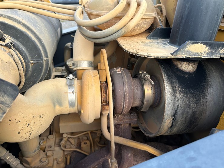 2011-deere-310sj-image-33