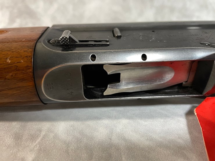 #3761-•-browning-light-12-12-gauge-semi-auto-shotgun,-sn:-41213-(arcadia,-wi)-image-15