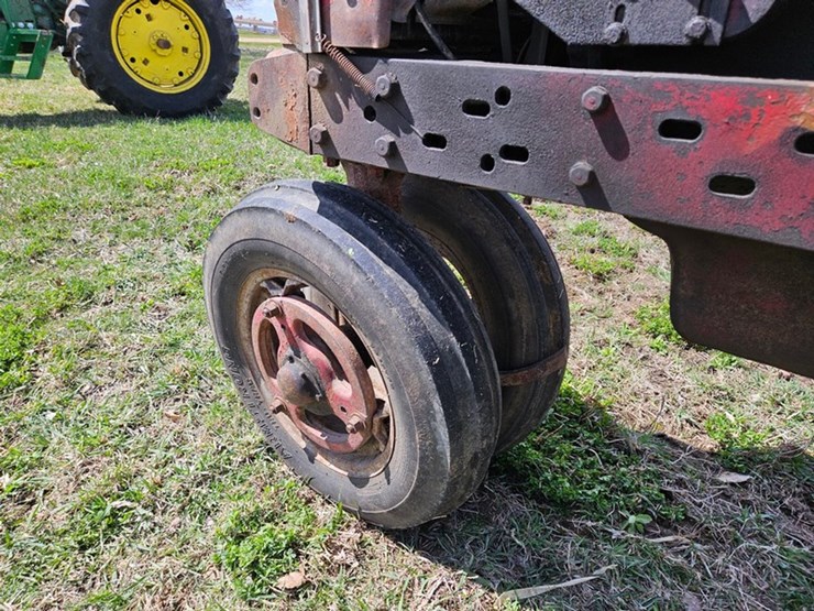 #525-•-farmall-super-m-tractor-image-35