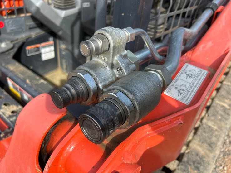 2023-kubota-svl65-2-image-17