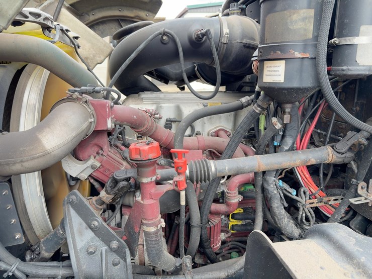 2010-mack-granite-gu713-image-12