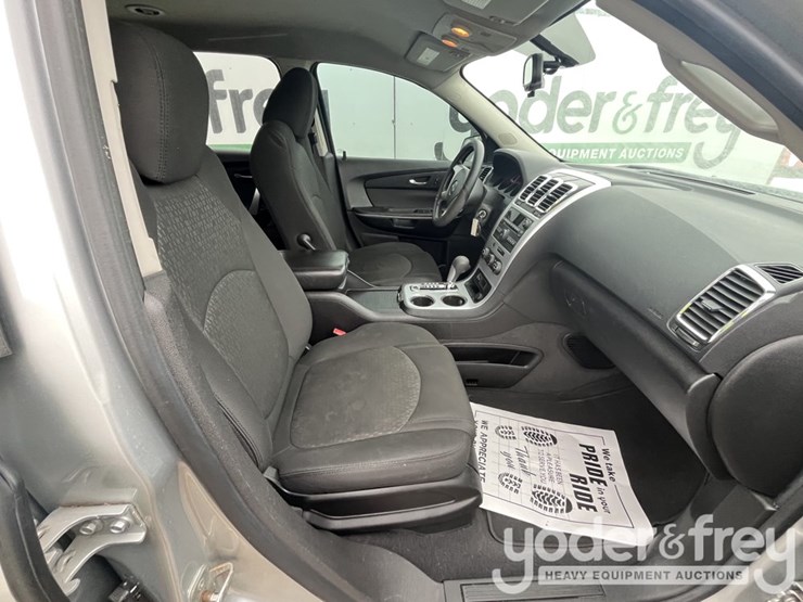 2012-gmc-acadia-image-41