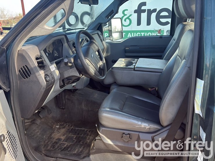 2011-ford-f350-image-37