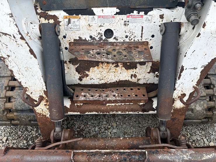 bobcat-t300-image-12