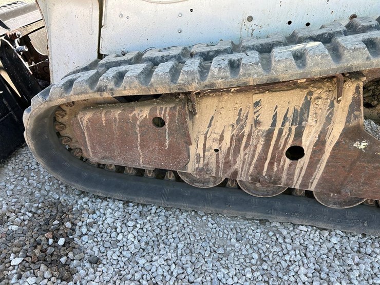 2015-bobcat-t590-image-17