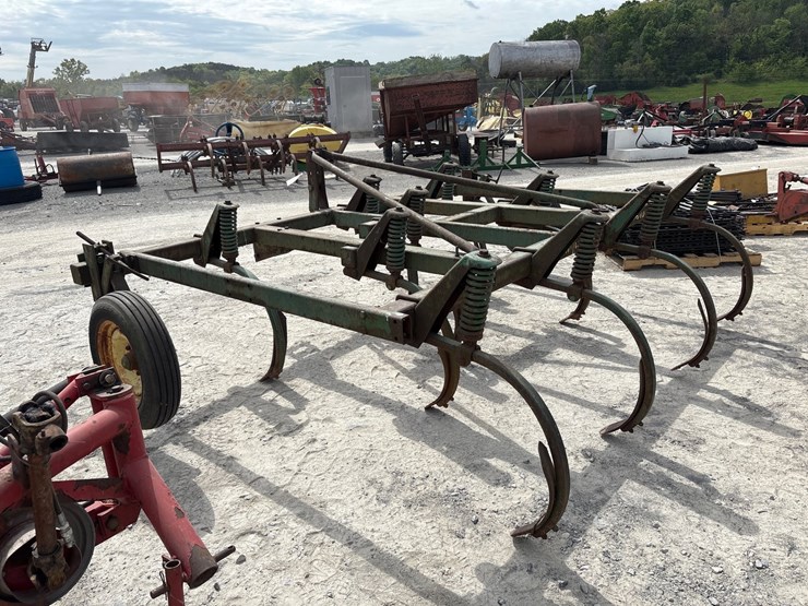 john-deere-10-image-2