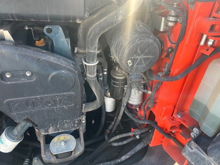 2018-kubota-ssv75-image-30