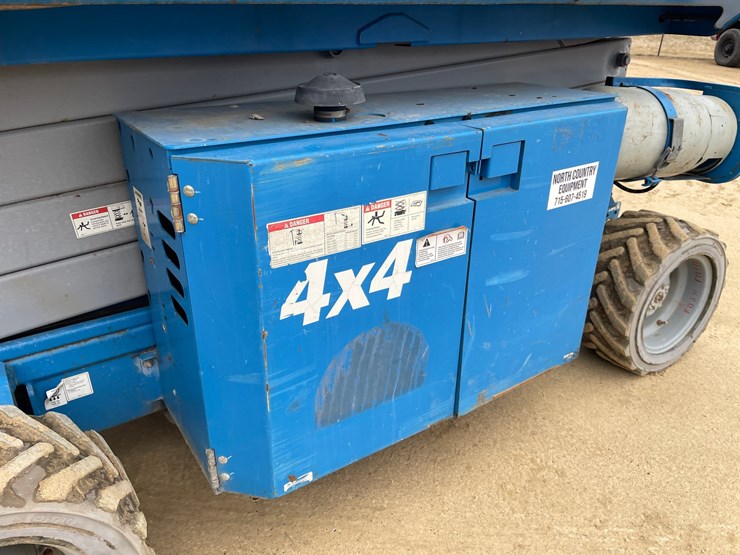 #7514-•-(s-2)-2012-genie-3369-rough-terrain-scissor-lift-image-21