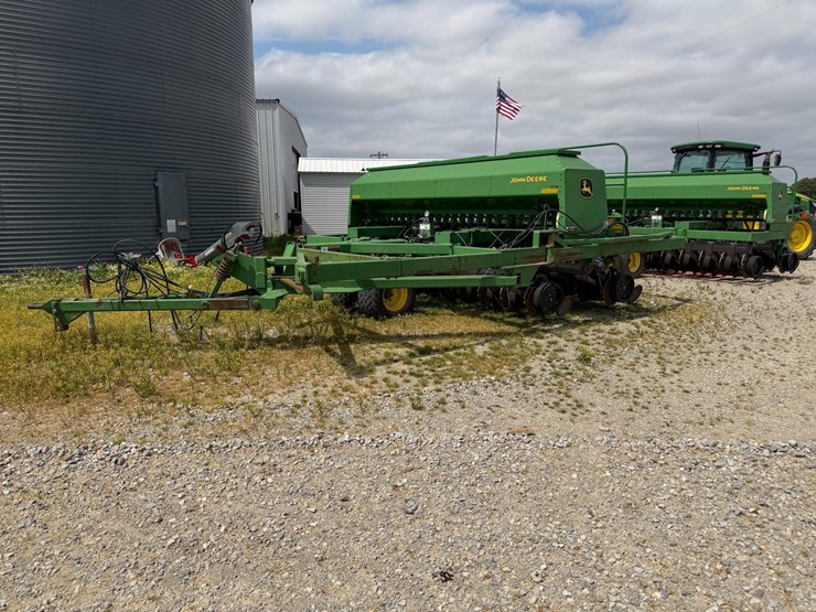 john-deere-1590-image-1