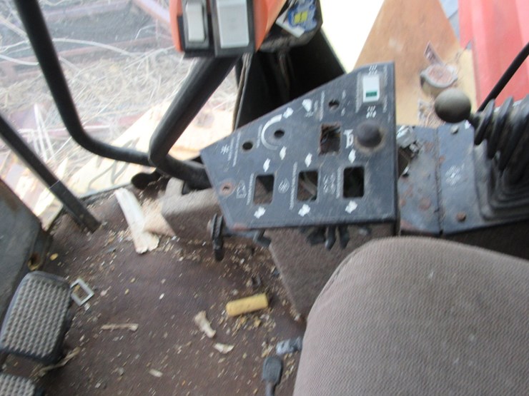 new-holland-tr96-image-27