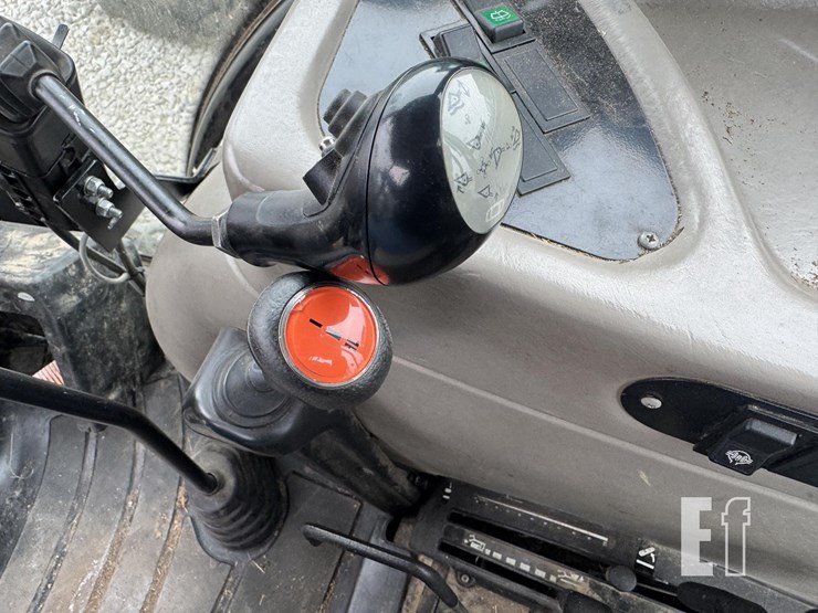 case-ih-farmall-120a-image-17