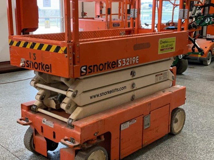 #421-•-2018-snorkel-19'-scissor-lift-image-4