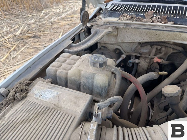 2002-chevrolet-silverado-1500-image-36