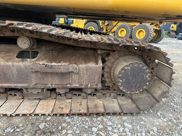 2013-deere-350g-lc-image-51