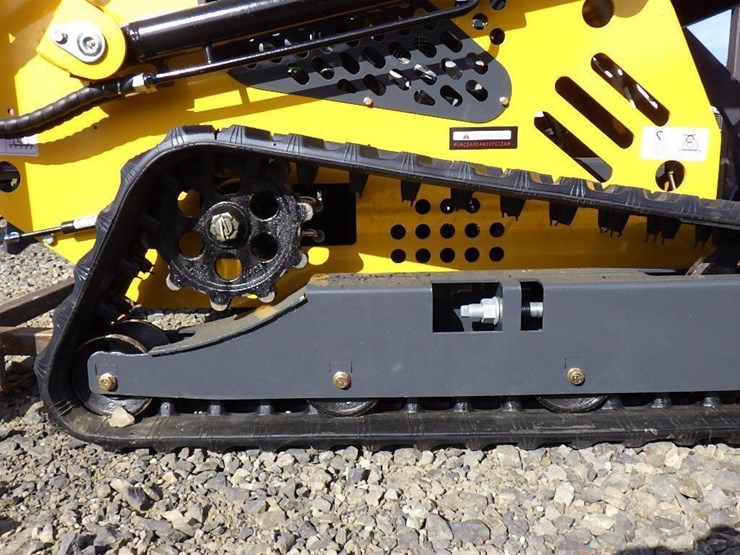 2026-sdlanch-ssl60-skid-steer-tracked-loader-image-8