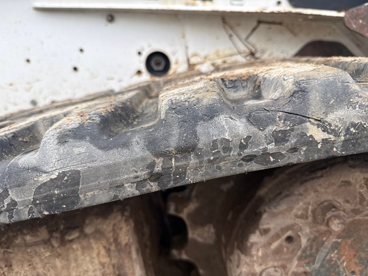 bobcat-t300-image-38