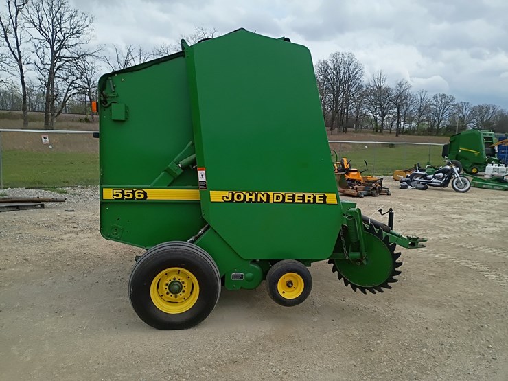 2000-john-deere-556-image-6