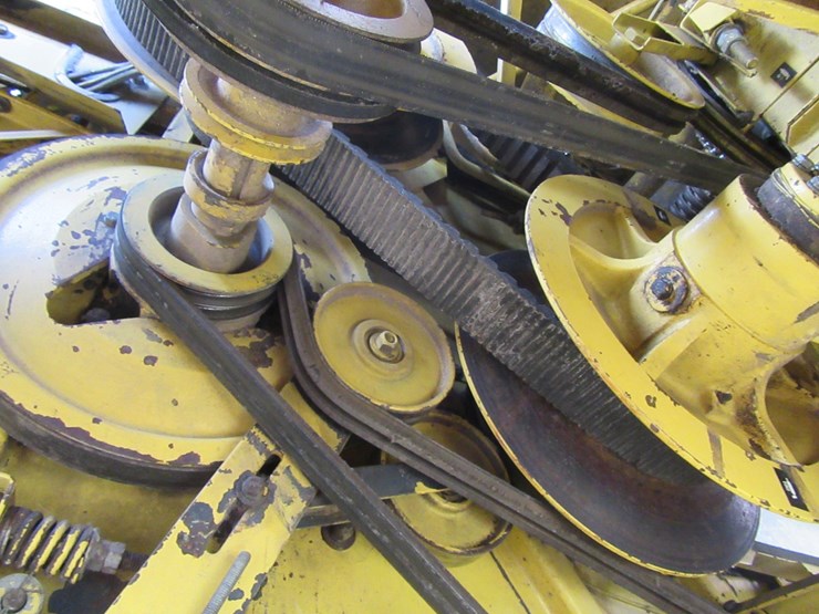 new-holland-tr96-image-28