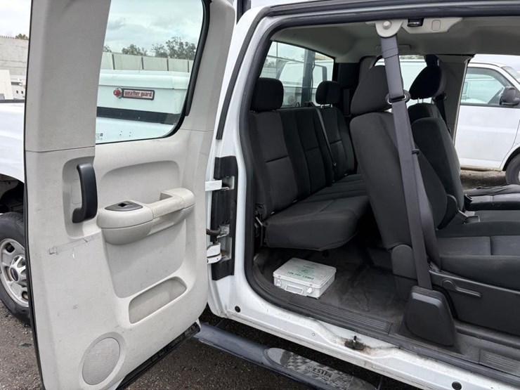 2012-gmc-sierra-2500-image-10