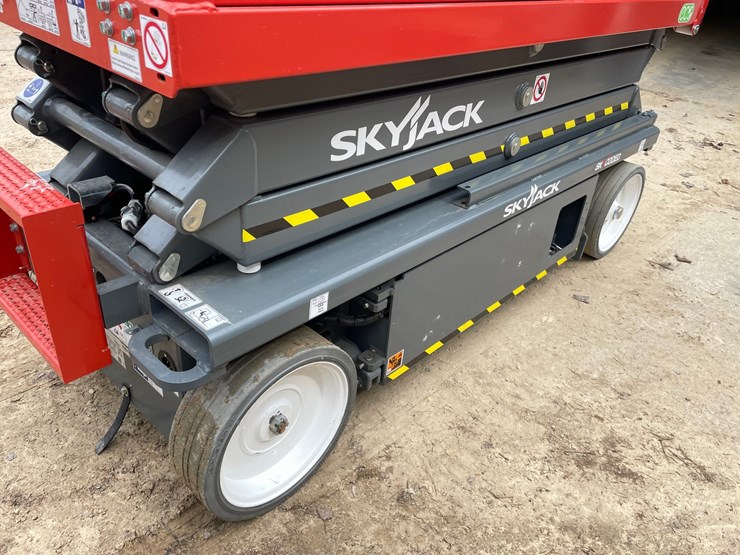 #7514a-•-2025-skyjack-sj3220e-electric-scissor-lift-image-16