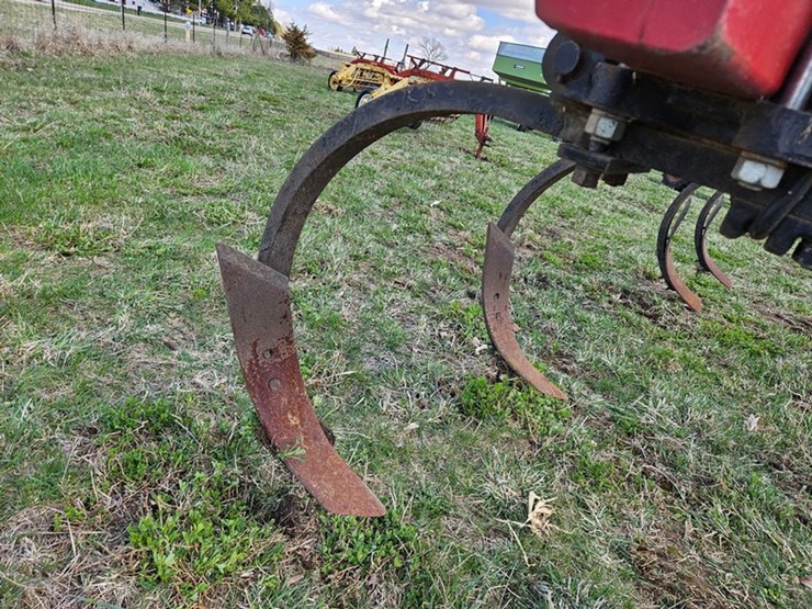 #515-•-brillion-sb-91-9-shank-chisel-plow-image-25