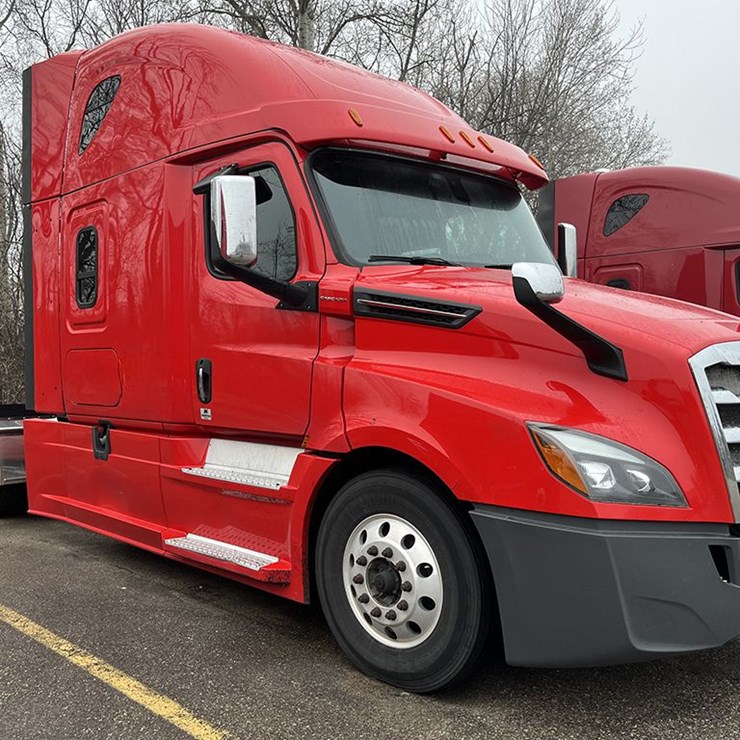 2019 FREIGHTLINER CASCADIA 126