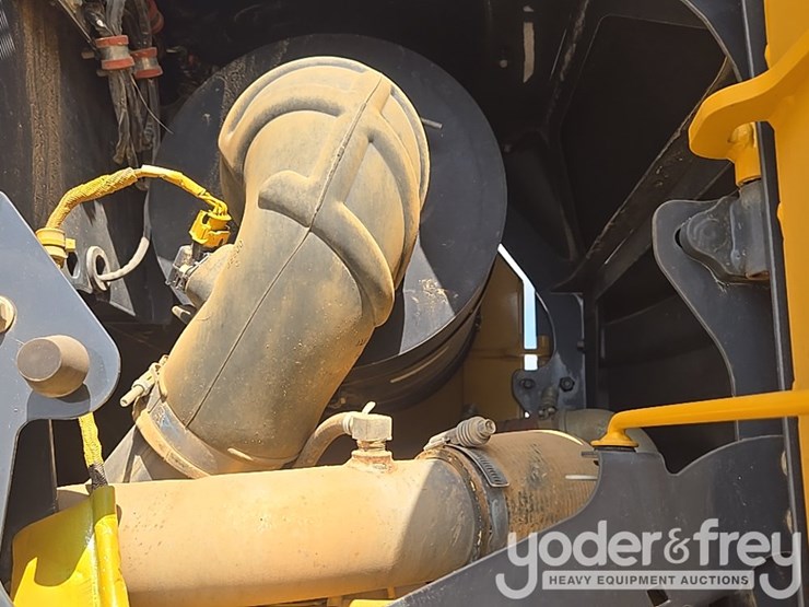 2019-deere-670g-image-91