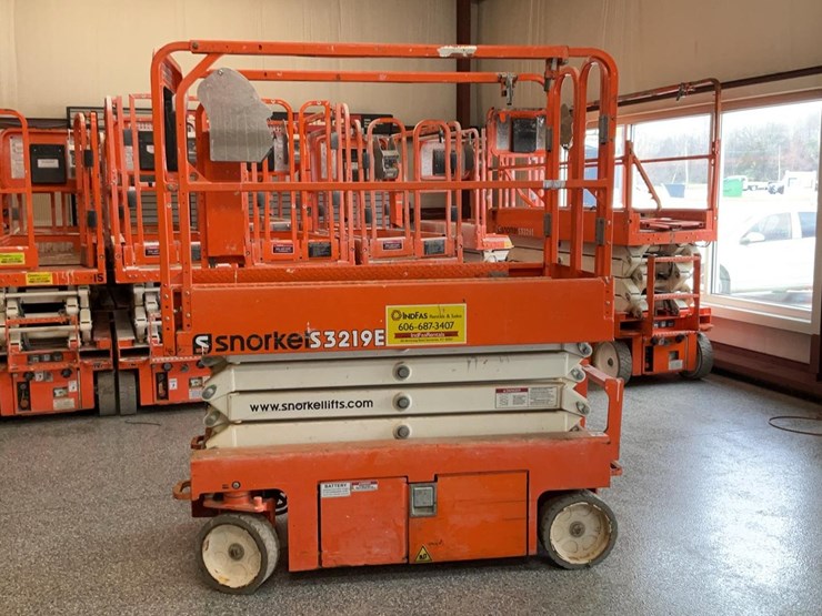 #425-•-2020-snorkel-19'-scissor-lift-image-5