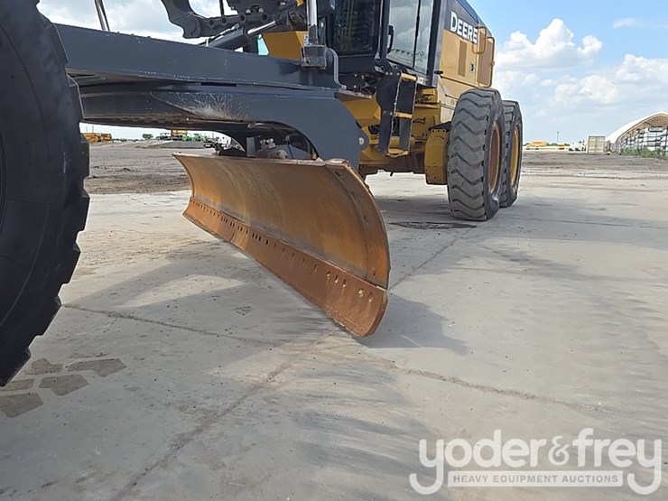 2019-deere-670g-image-23