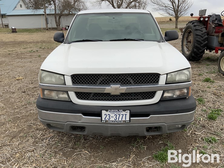 2004-chevrolet-silverado-1500-image-2