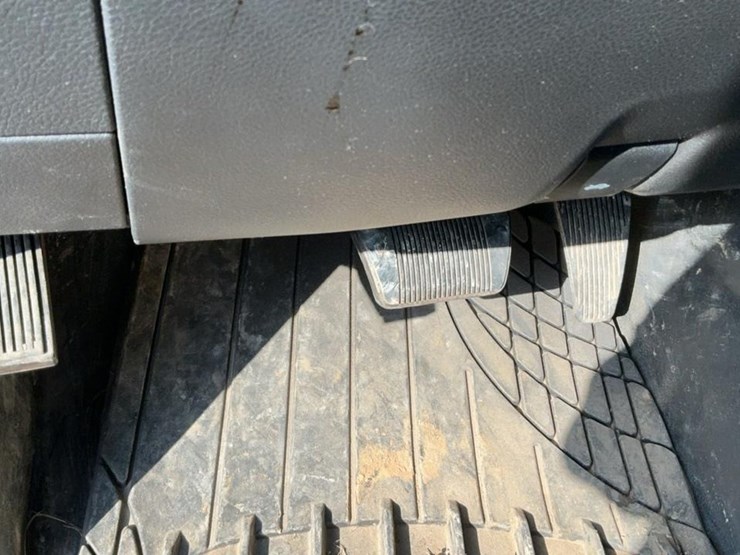 2022-dodge-3500-image-21