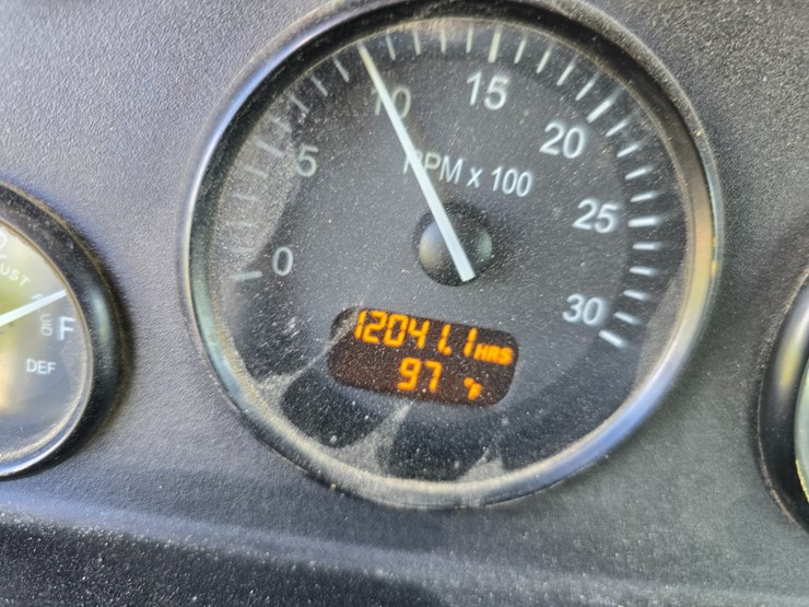 2017-peterbilt-348-image-115