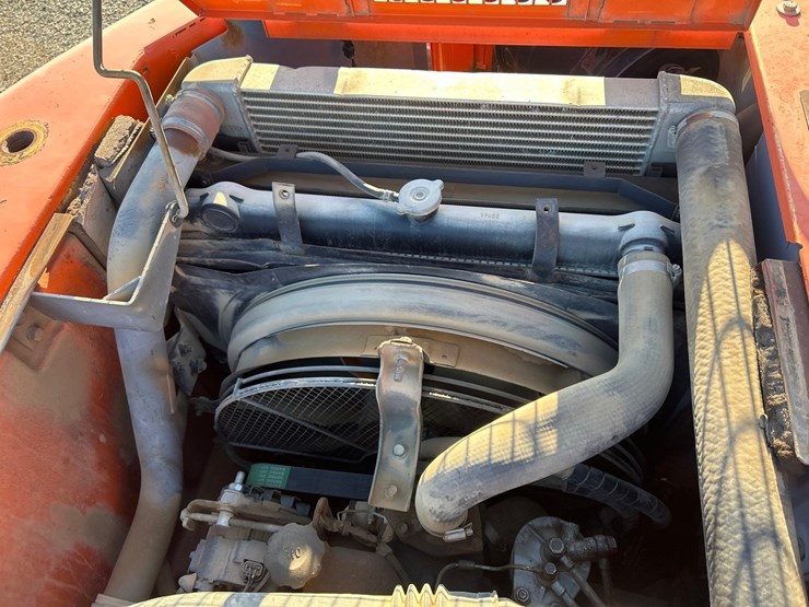 2021-hitachi-zx225-image-41