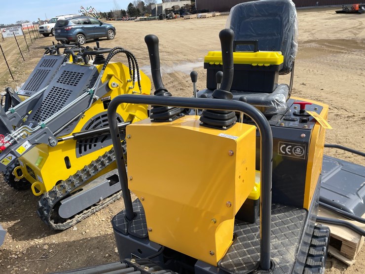 #900-•-landhonor-mini-excavator-image-14