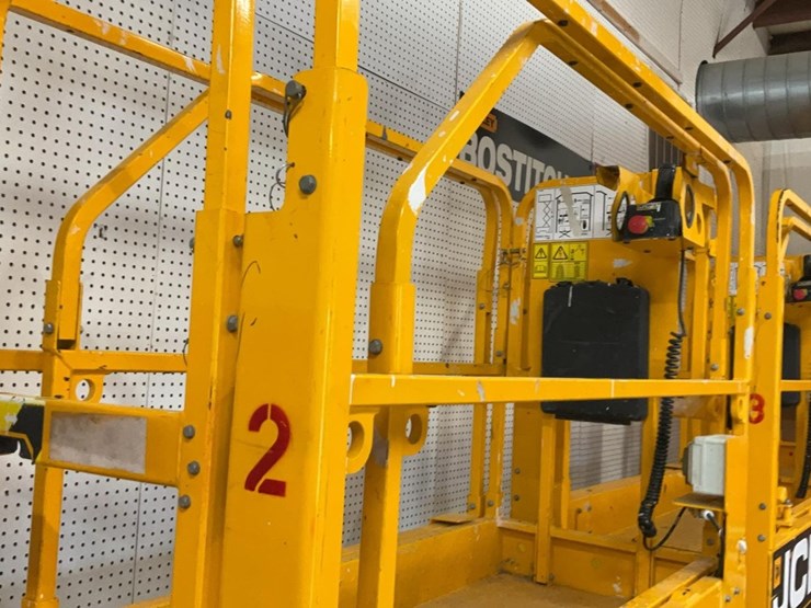 #406-•-jcb-s1930e-19'-scissor-lift-image-9