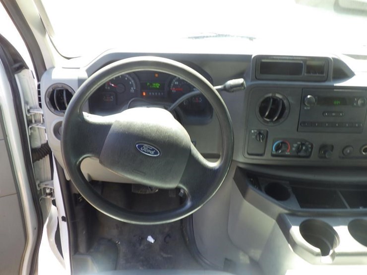 2011-ford-cargo-image-9