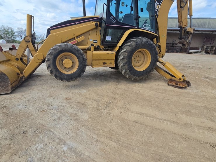 2005-caterpillar-420d-image-88