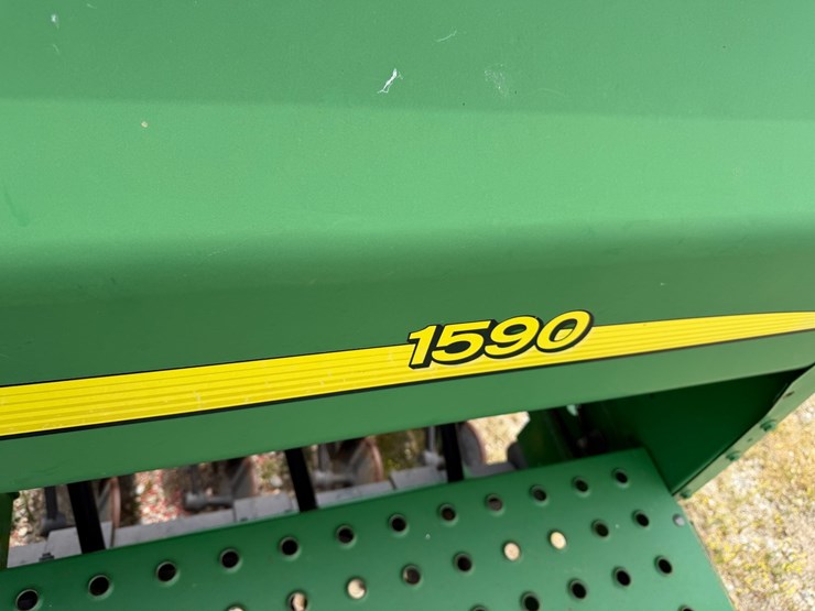 john-deere-1590-image-105