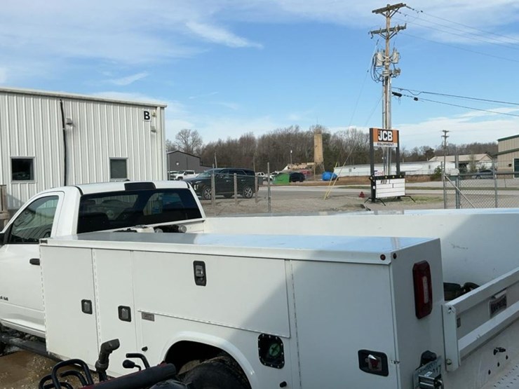 2022-dodge-3500-image-3