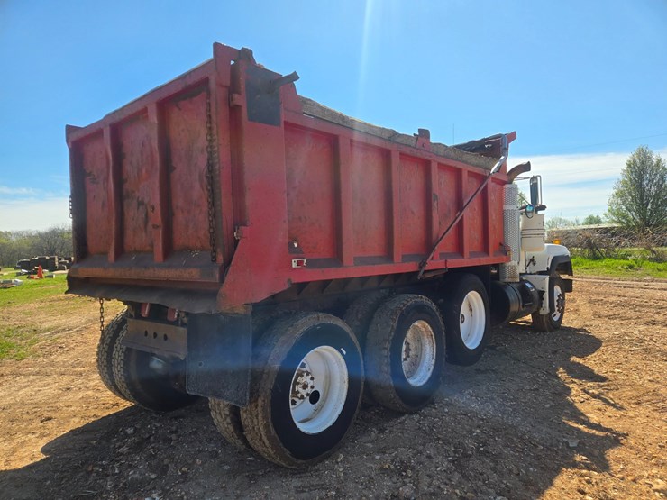 1994-mack-rd690s-image-16