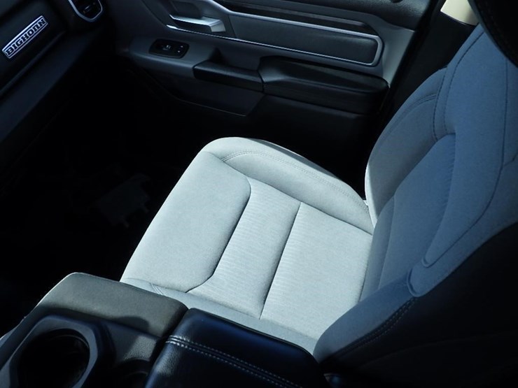 2019-dodge-1500-image-37