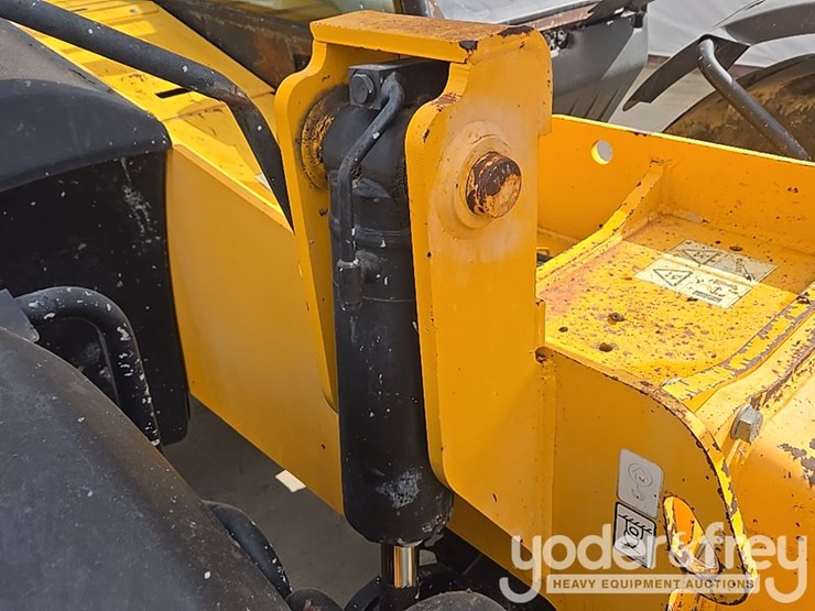 2017-jcb-510-56-image-30