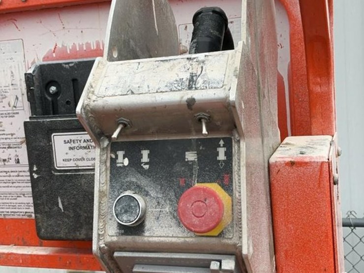 #414-•-2019-snorkel-19'-scissor-lift-image-16