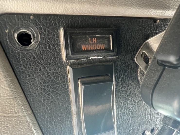 2002-kenworth-w900-image-38