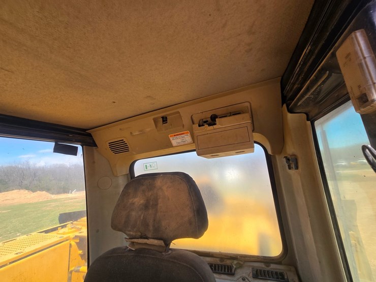 2003-caterpillar-320c-image-65