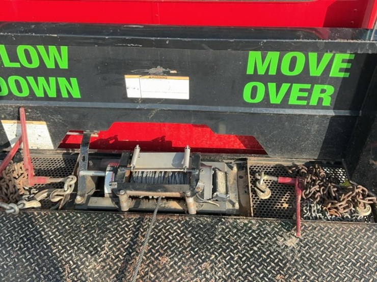 2021-peterbilt-337-image-54