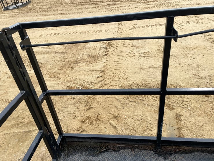 #7531-•-8'-work-platform-with-fork-pockets-image-15