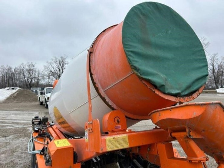 2025-tow-behind-2-cubic-meter-tri/a-concrete-mixer-image-34