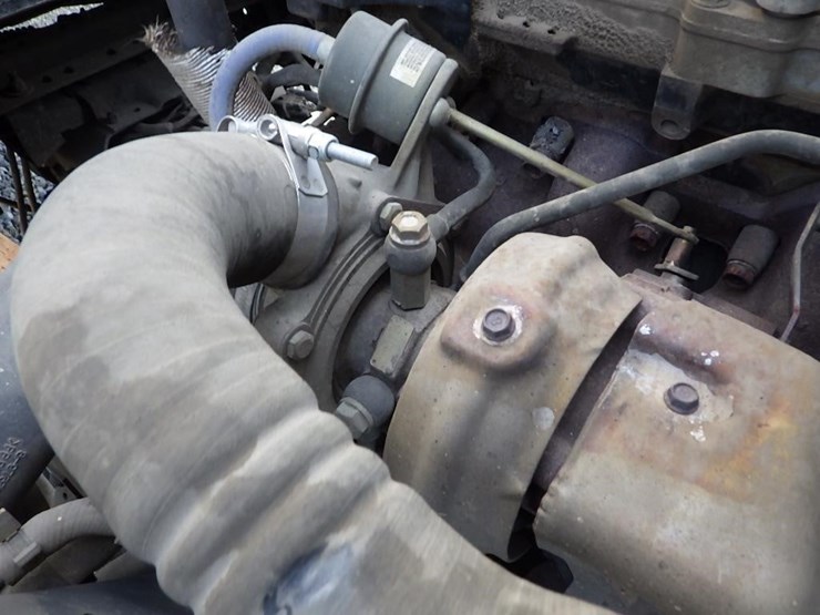 2007-isuzu-nqr-image-14