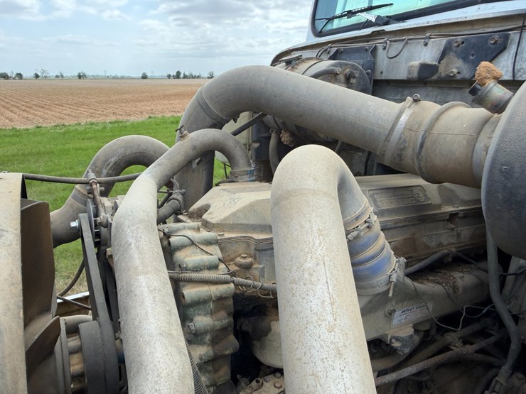 2000-international-9200-image-58